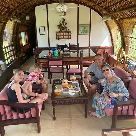 فندق Thara'S Houseboat Alappuzha المظهر الخارجي الصورة