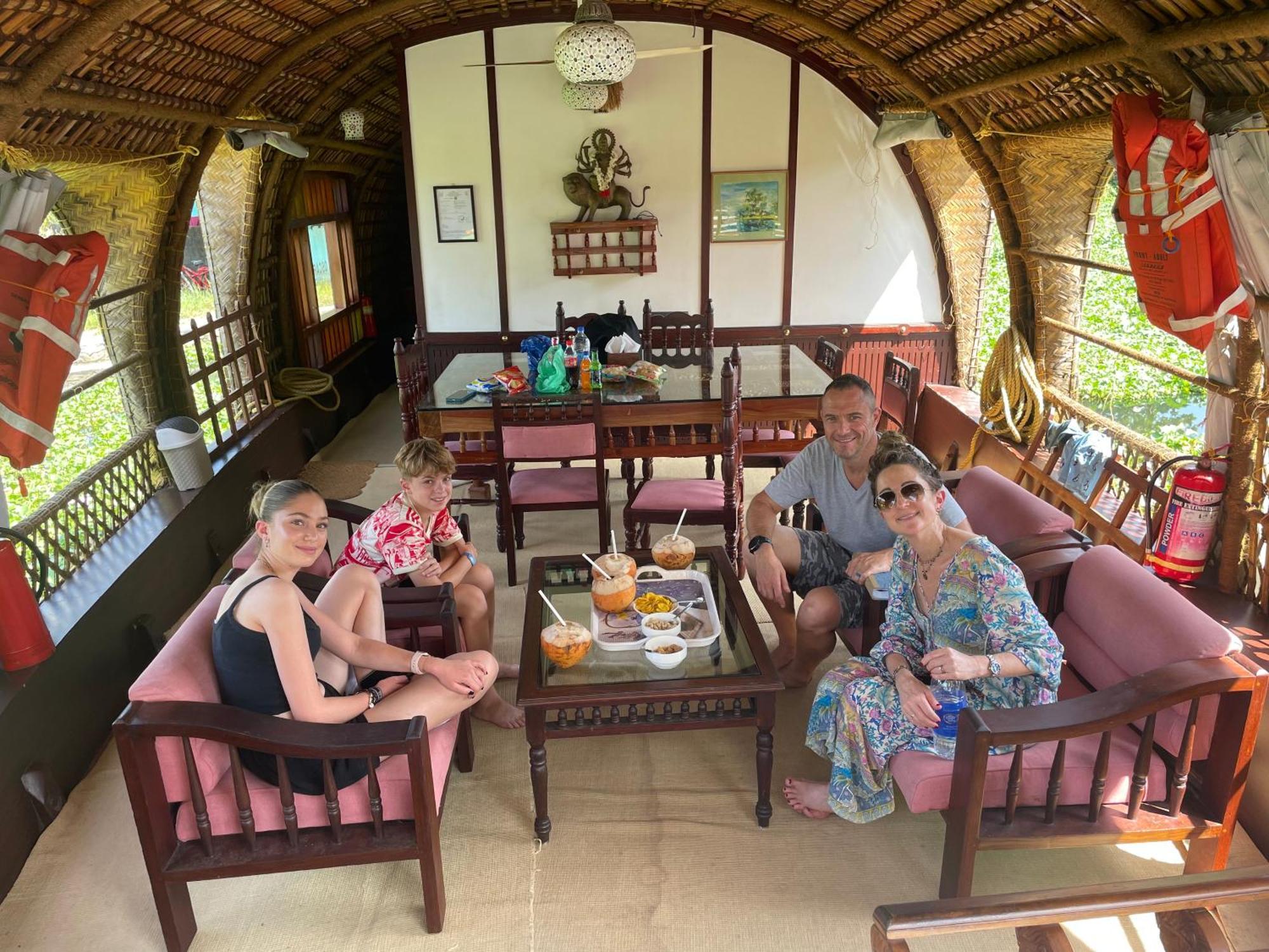 فندق Thara'S Houseboat Alappuzha المظهر الخارجي الصورة